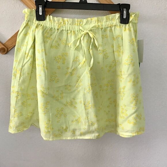 Abound Moxie Floral Skirt NWT - Picture 2 of 8